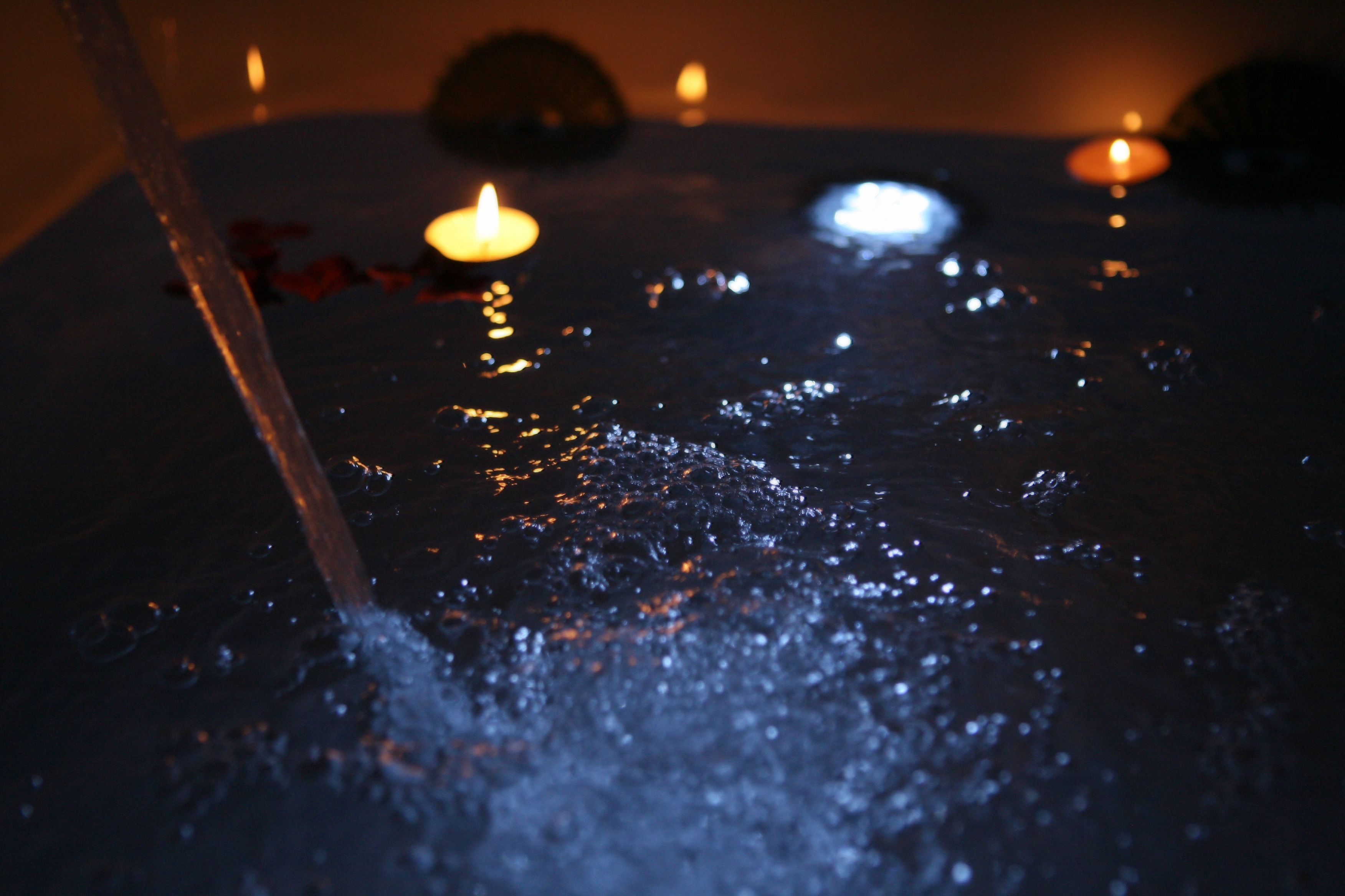 superior double or twin room, jetted tub | bathroom | free toiletries, hair dryer, bidet, towels