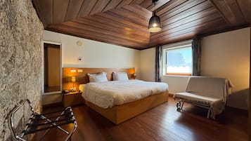 Double or Twin Room, Pool View | Premium bedding, desk, blackout drapes, soundproofing