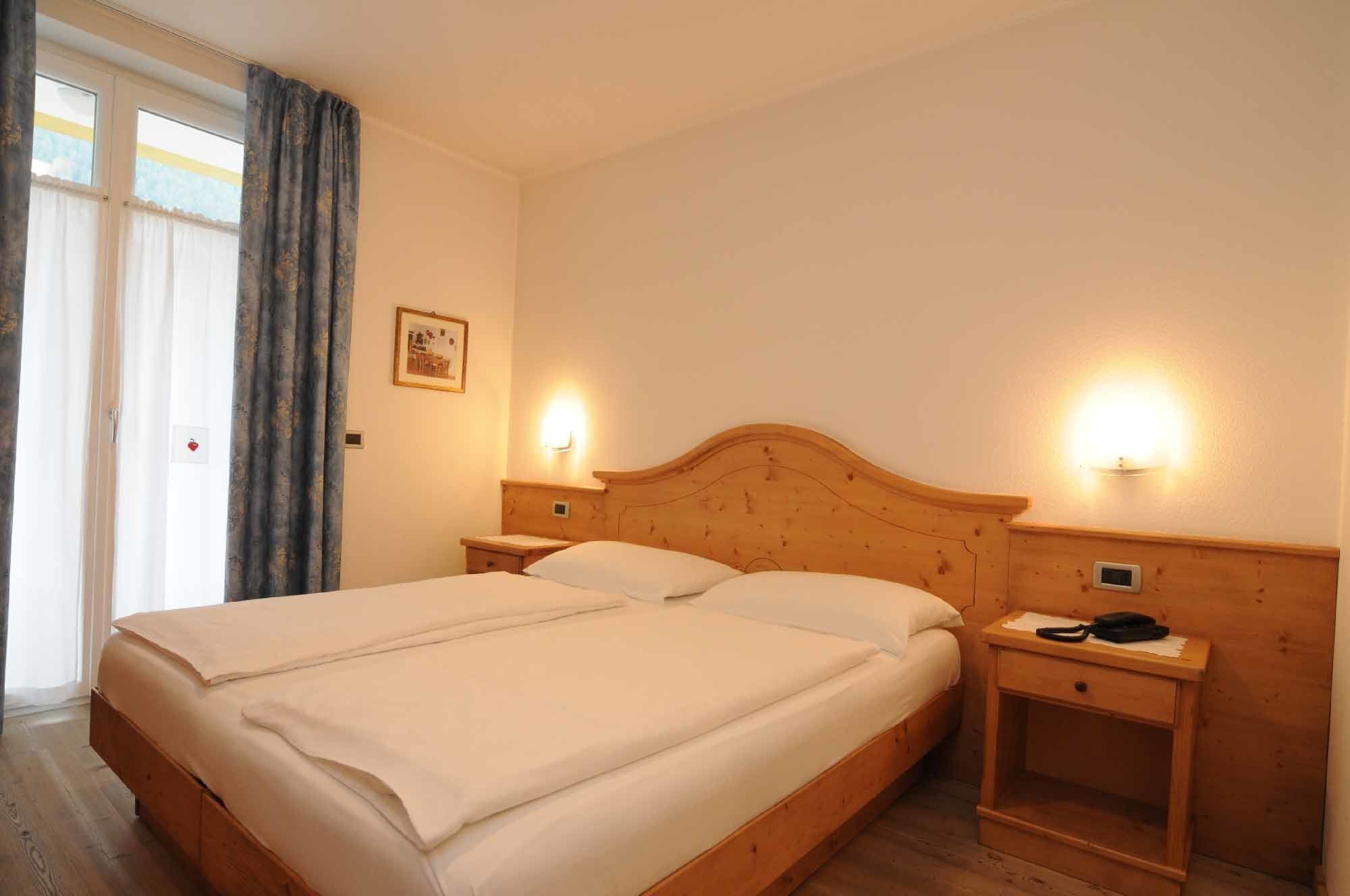 comfort double or twin room, balcony | down duvets, minibar, in-room safe, desk