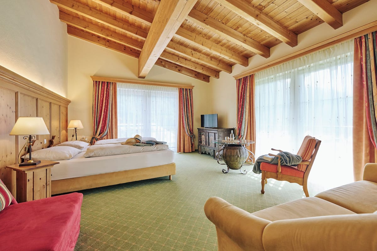 Deluxe kamer, uitzicht op bergen (34m²) | Hypoallergeen beddengoed, donsdekens, pillowtop-bedden