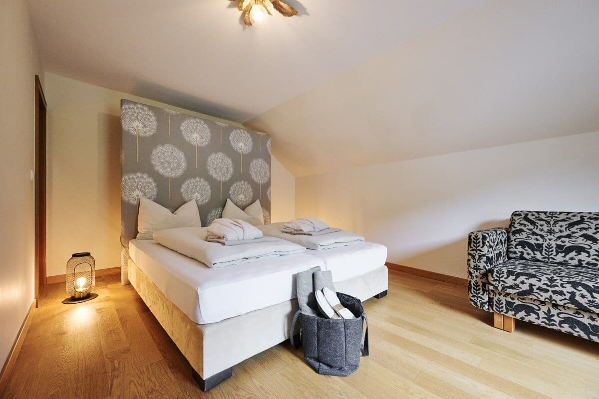 luxury room (50m²) | 9 bedrooms, hypo-allergenic bedding, down duvets, pillow-top beds