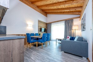 Apartment Stoa-Geflüster | Living area | Flat-screen TV