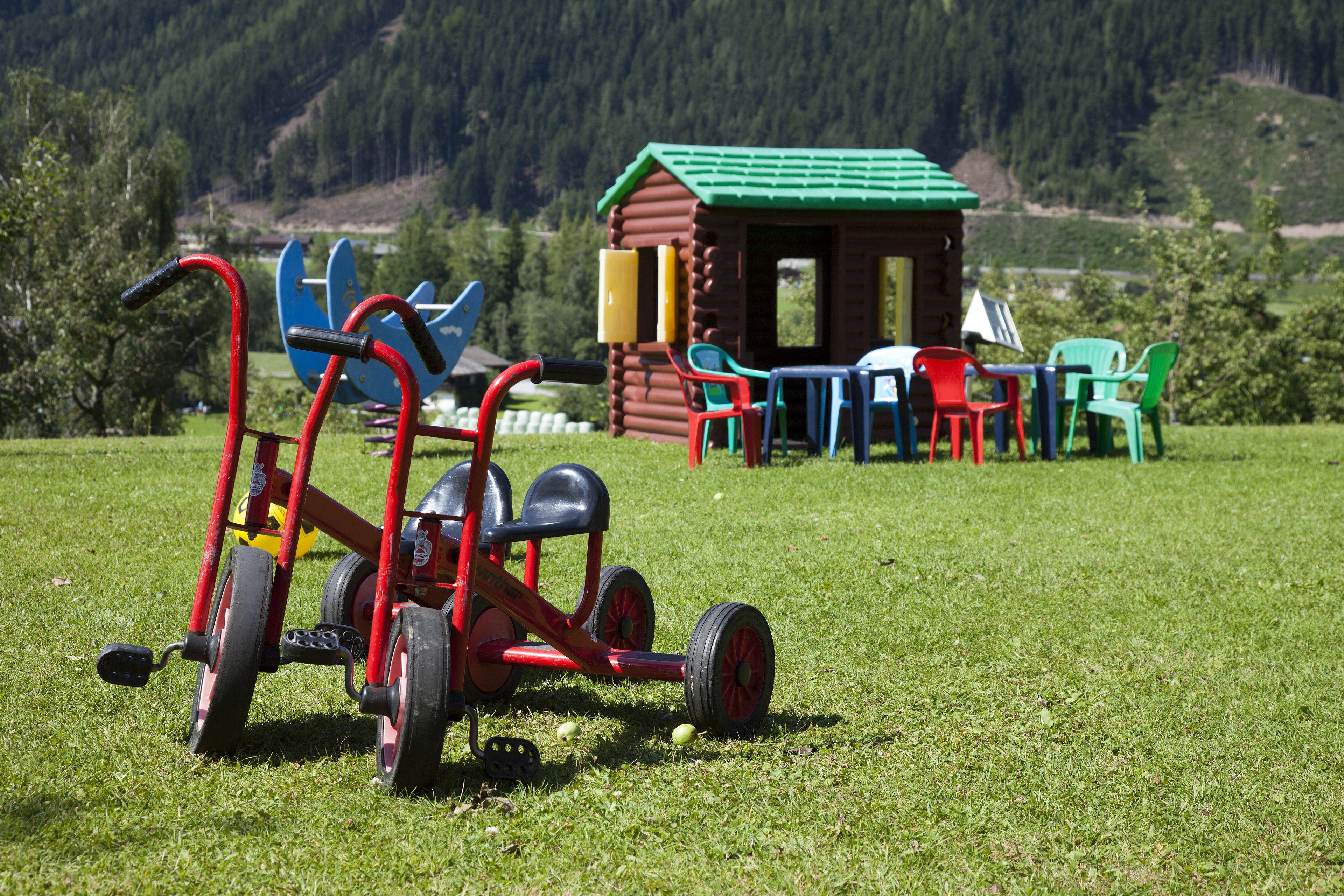 children’s play area – outdoor