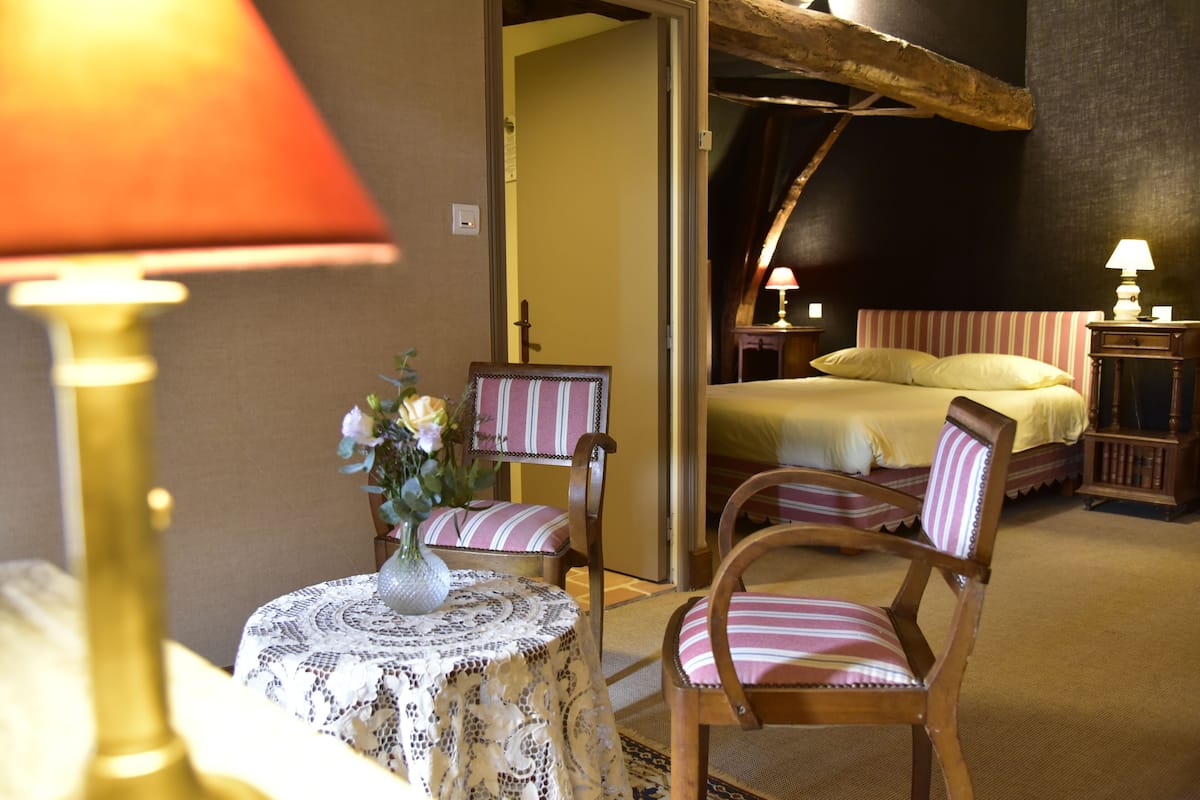 standard room | premium bedding, individually decorated, individually furnished, desk