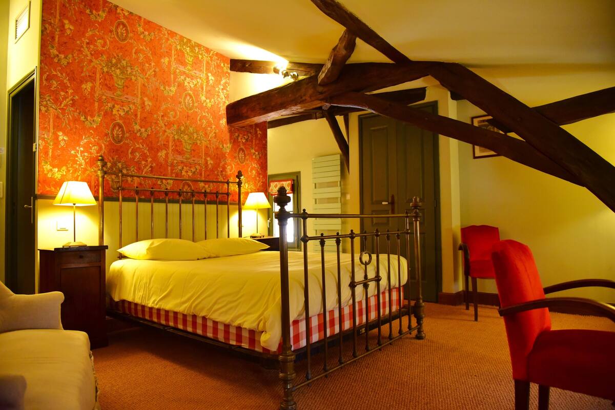 standard room | premium bedding, individually decorated, individually furnished, desk