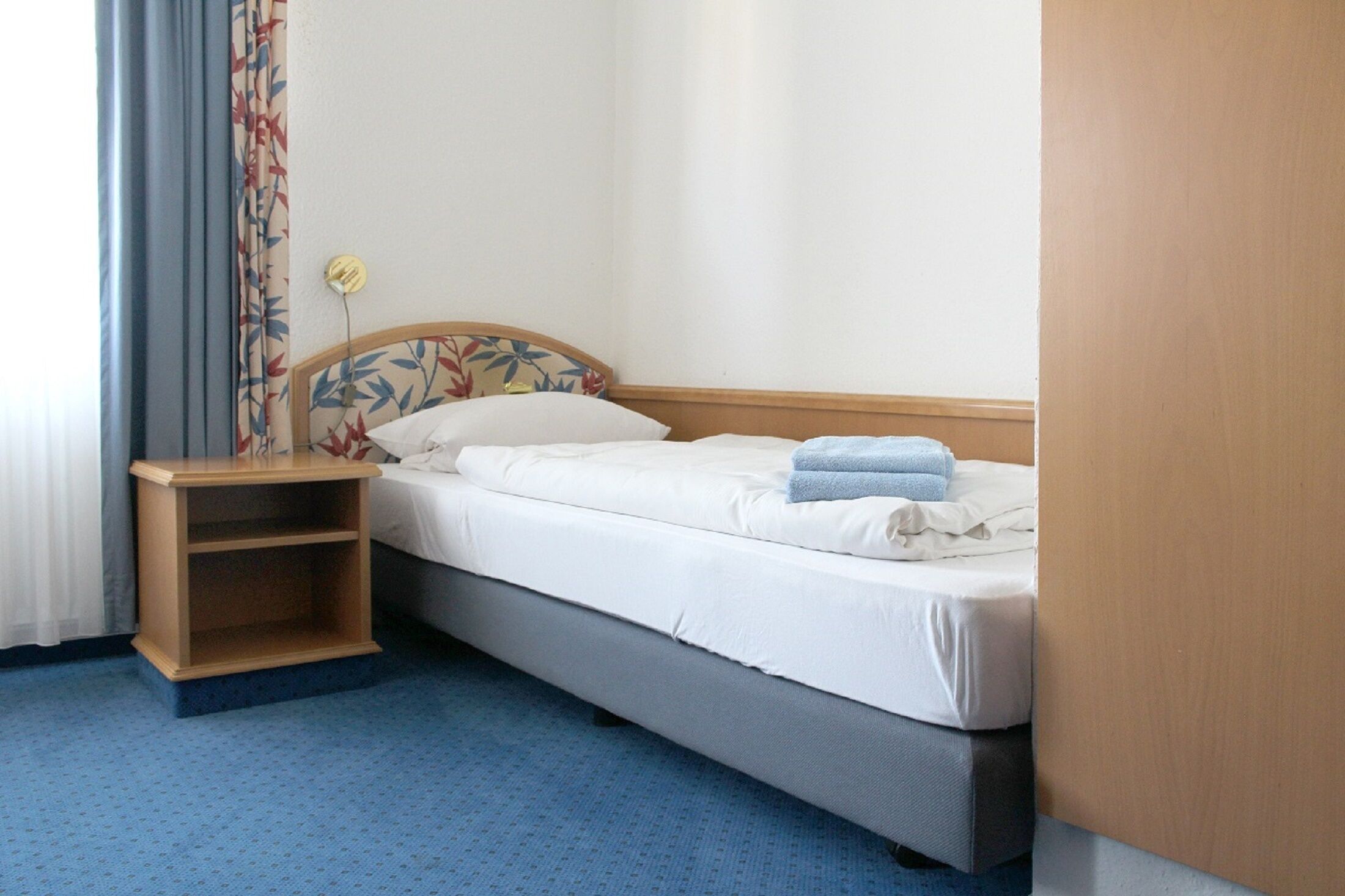 Premium bedding, individually decorated, individually furnished, desk