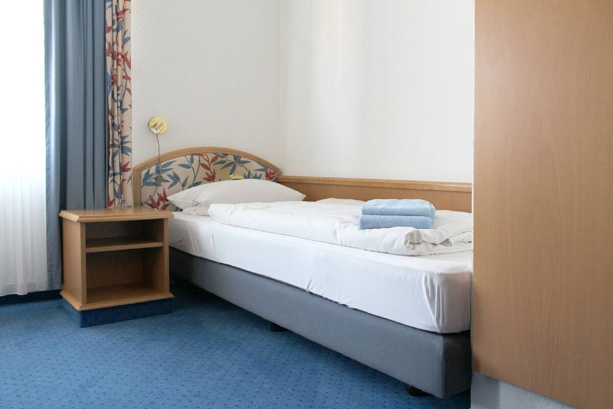 Premium bedding, desk, blackout drapes, rollaway beds (surcharge)