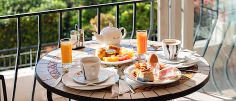 Desayuno buffet todos los días (con cargo)