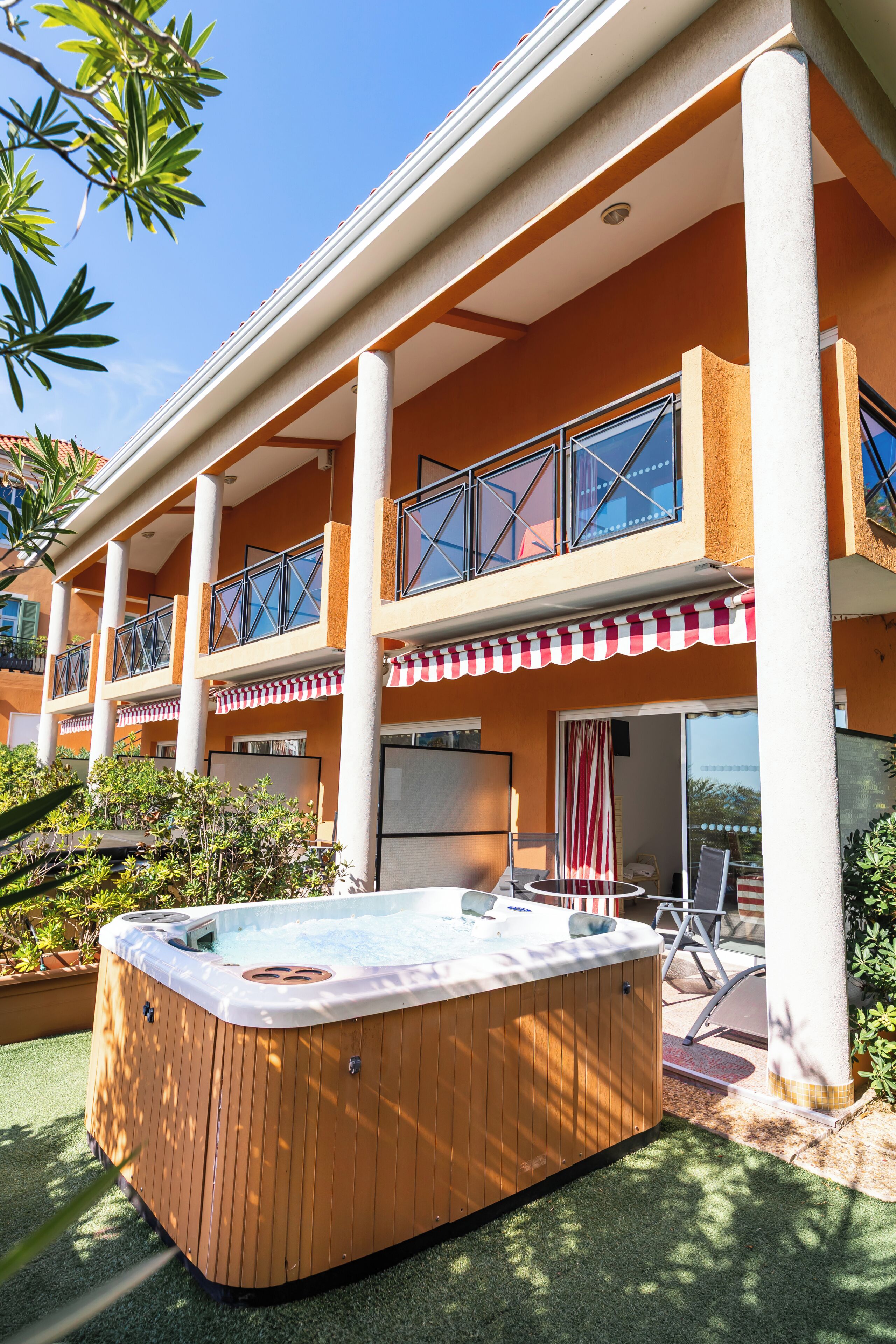 Junior Room, Hot Tub, Garden View