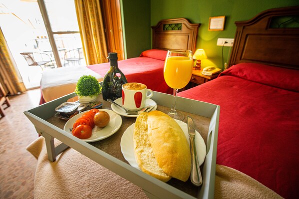 Double Room | Free WiFi, bed sheets