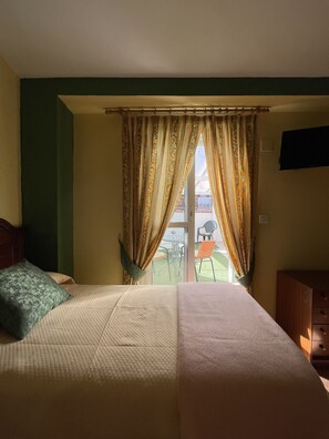 Double Room | Free WiFi, bed sheets - Hotel Arunda II (Ronda)