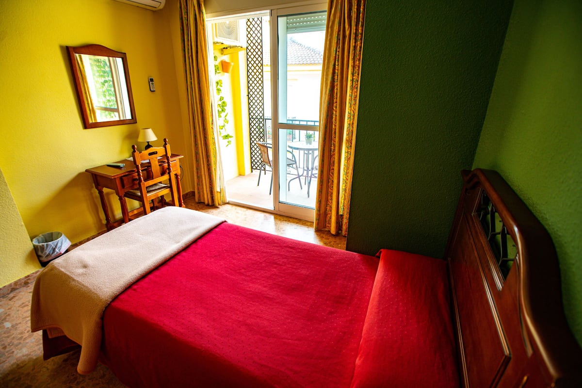 Wi-Fi de cortesia, roupa de cama