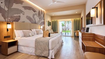 Minibar, safe på rommet, blendingsgardiner og strykejern/-brett