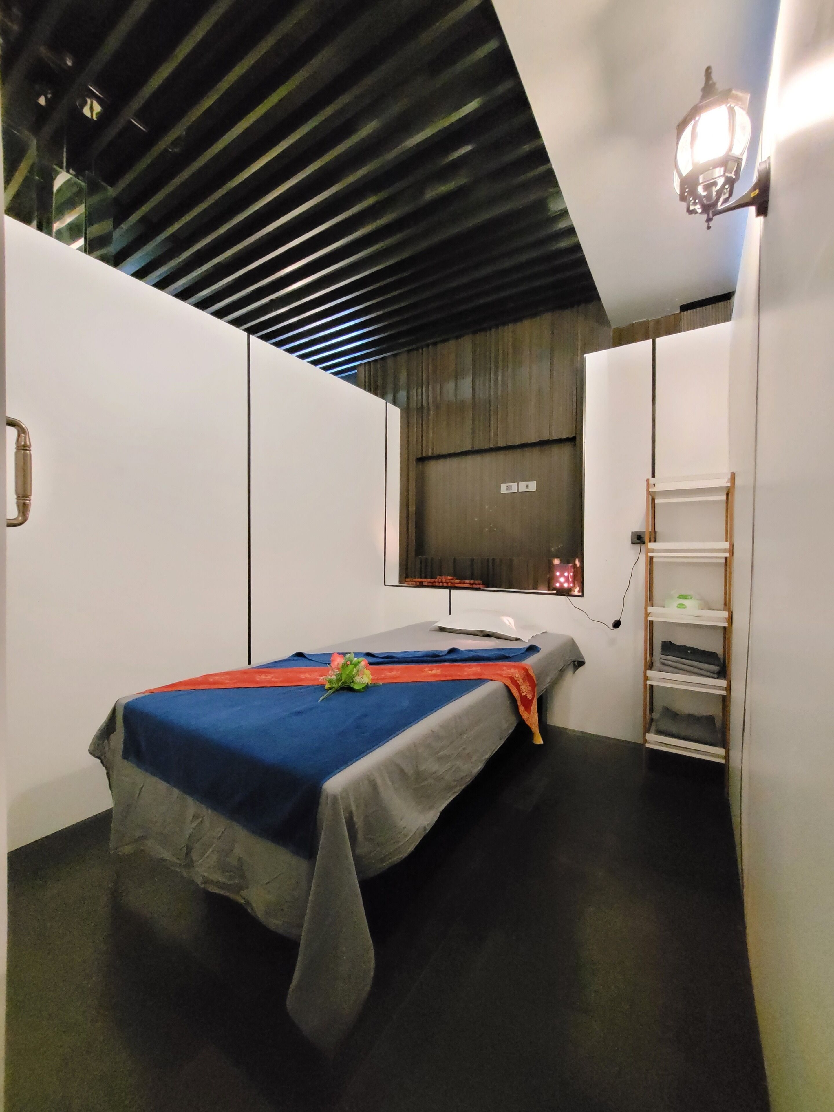 Photo - Citrus Sukhumvit 13 Nana Bangkok by Compass Hospitality - Newly Renovated