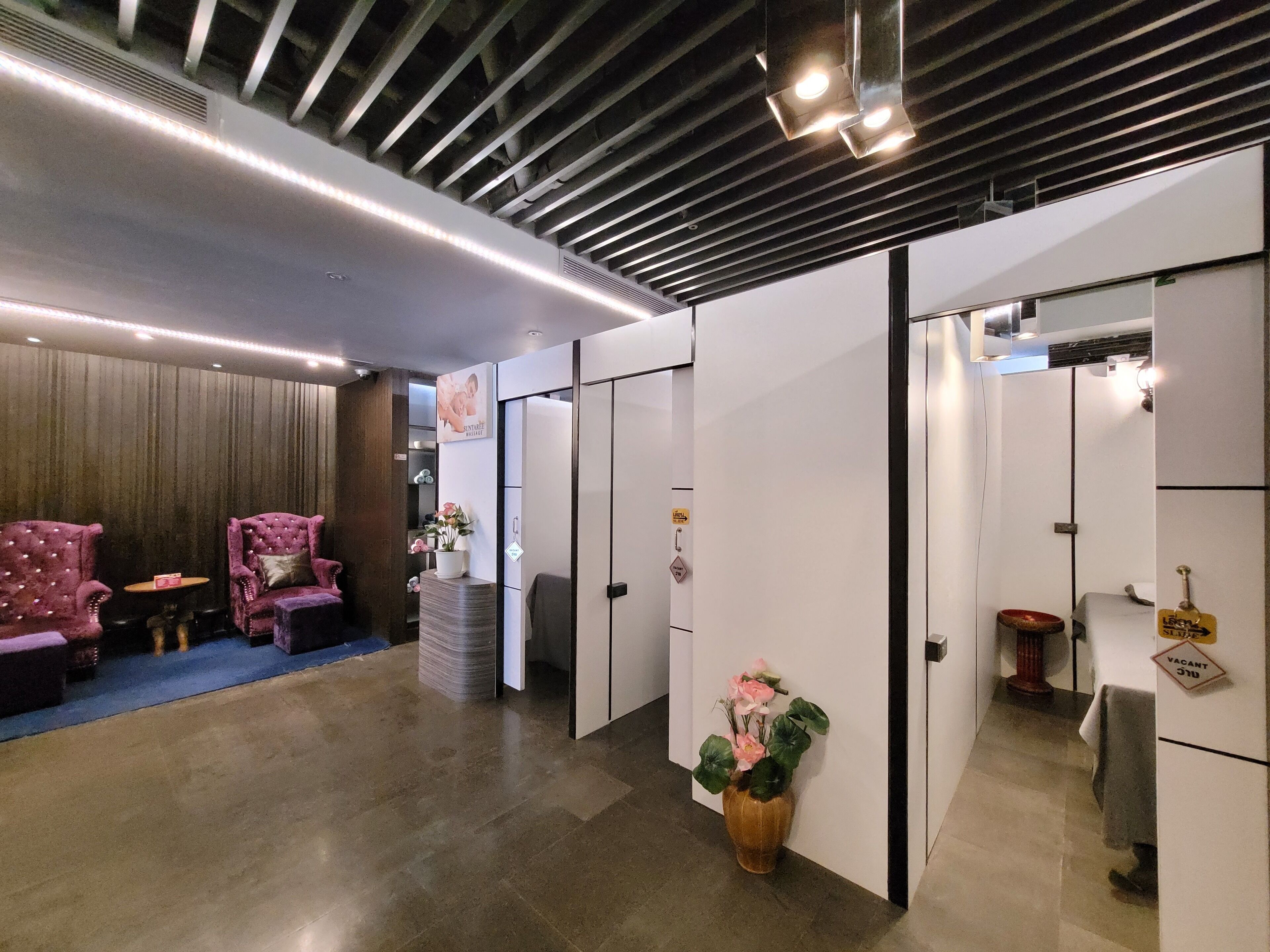 Photo - Citrus Sukhumvit 13 Nana Bangkok by Compass Hospitality - Newly Renovated