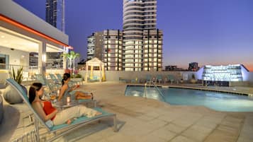 Outdoor pool, free pool cabanas, pool loungers