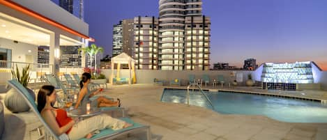 Outdoor pool, free pool cabanas, pool loungers