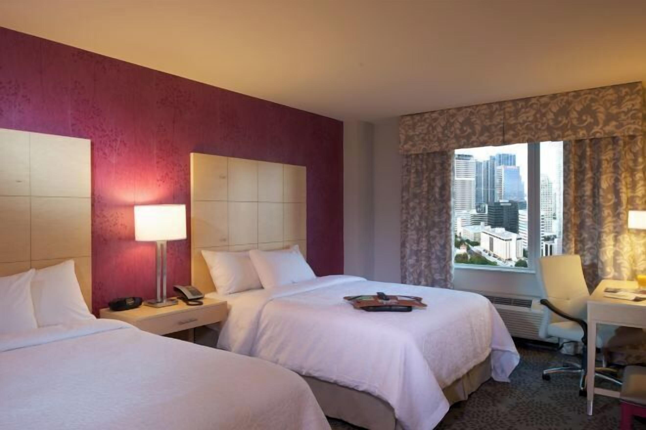 Hypo-allergenic bedding, in-room safe, desk, blackout drapes