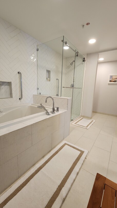 Hampton Inn Suites Miami Brickell Downtown - Image 50