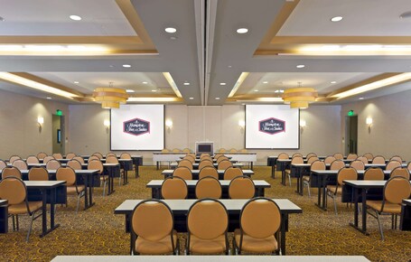 Hampton Inn Suites Miami Brickell Downtown - Image 56