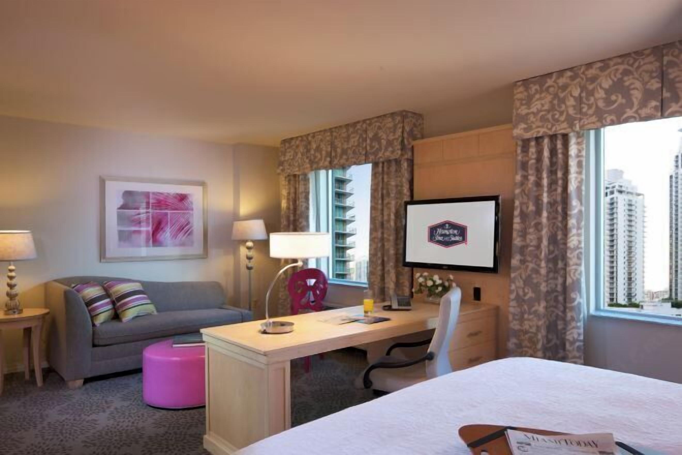 Hypo-allergenic bedding, in-room safe, desk, blackout drapes