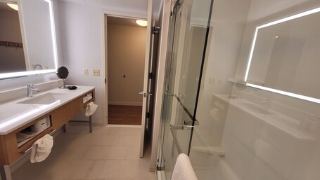 Hampton Inn Suites Miami Brickell Downtown - Image 85
