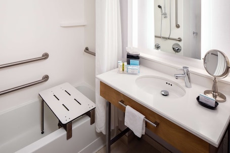 Hampton Inn Suites Miami Brickell Downtown - Image 81
