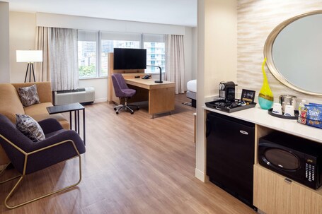 Hampton Inn Suites Miami Brickell Downtown - Image 8