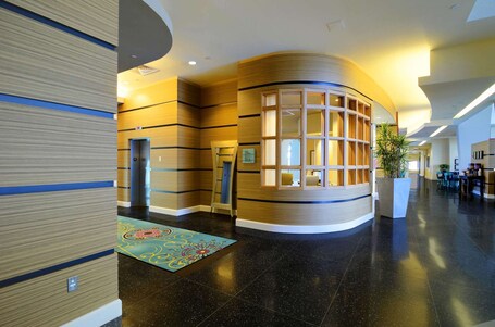 Hampton Inn Suites Miami Brickell Downtown - Image 17