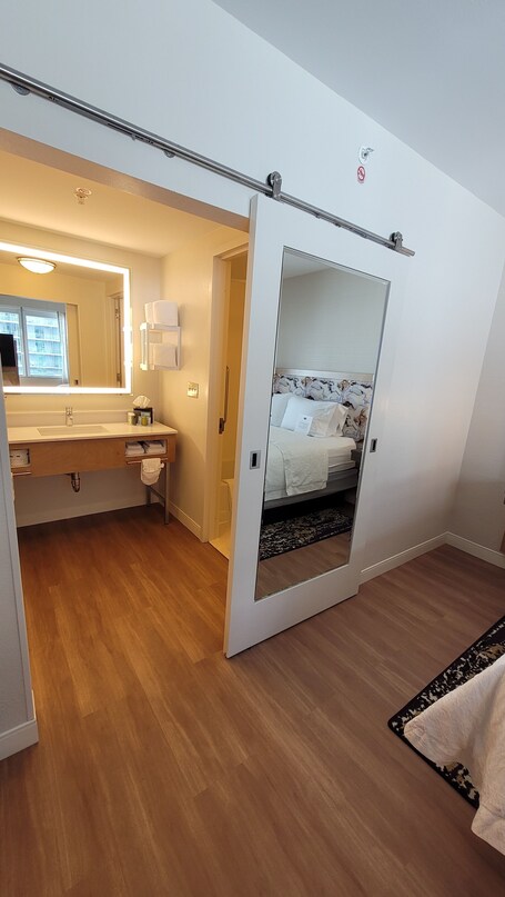 Hampton Inn Suites Miami Brickell Downtown - Image 62