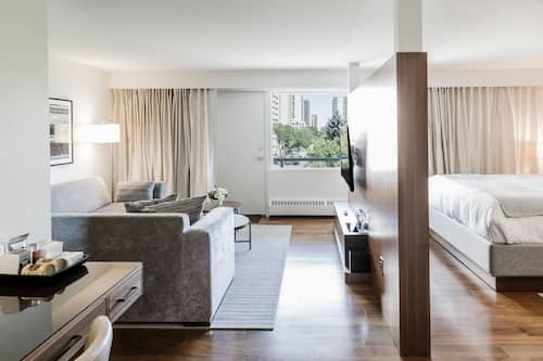 Studio Suite, Kitchenette, City View