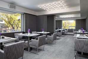 Restaurant - The James Hotel (Saskatoon)