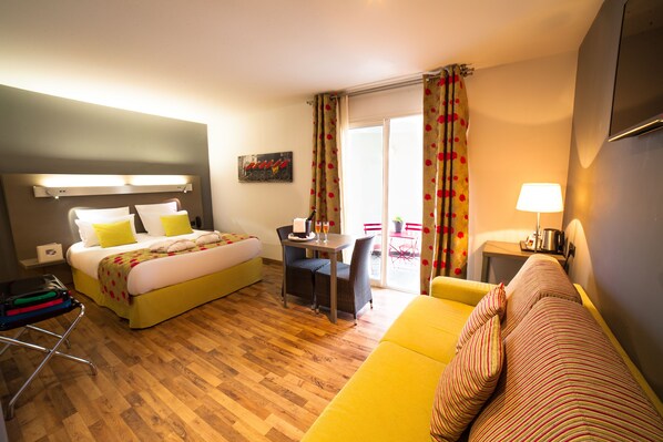 Junior Suite | 1 bedroom, premium bedding, in-room safe, desk - Hotel Les Domes (Saleilles)