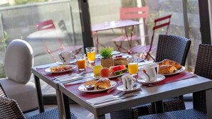 Restaurant - Hotel Les Domes (Saleilles)