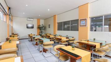 Desayuno buffet incluido todos los días