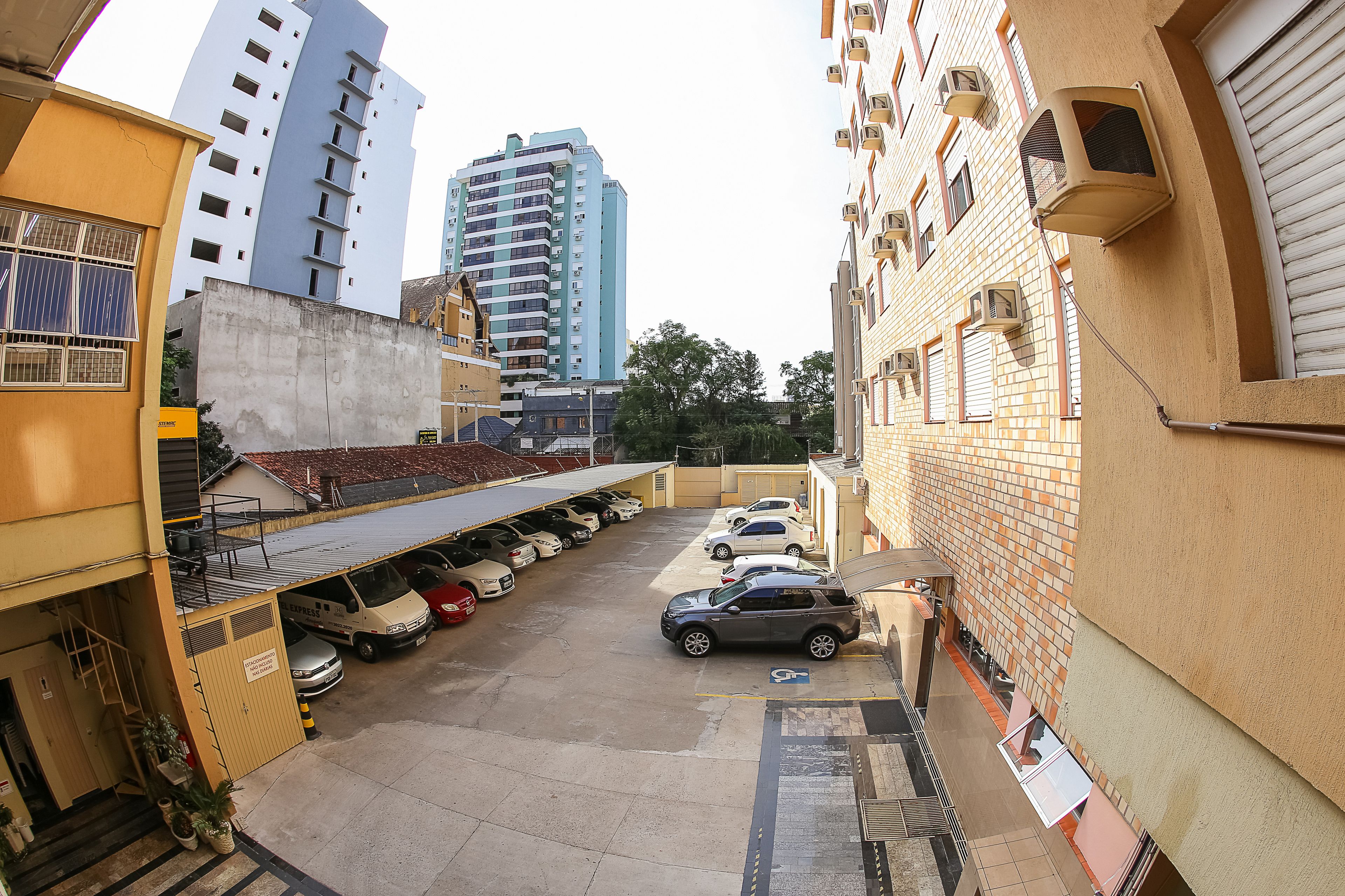 self-parking (surcharge) 30 per day