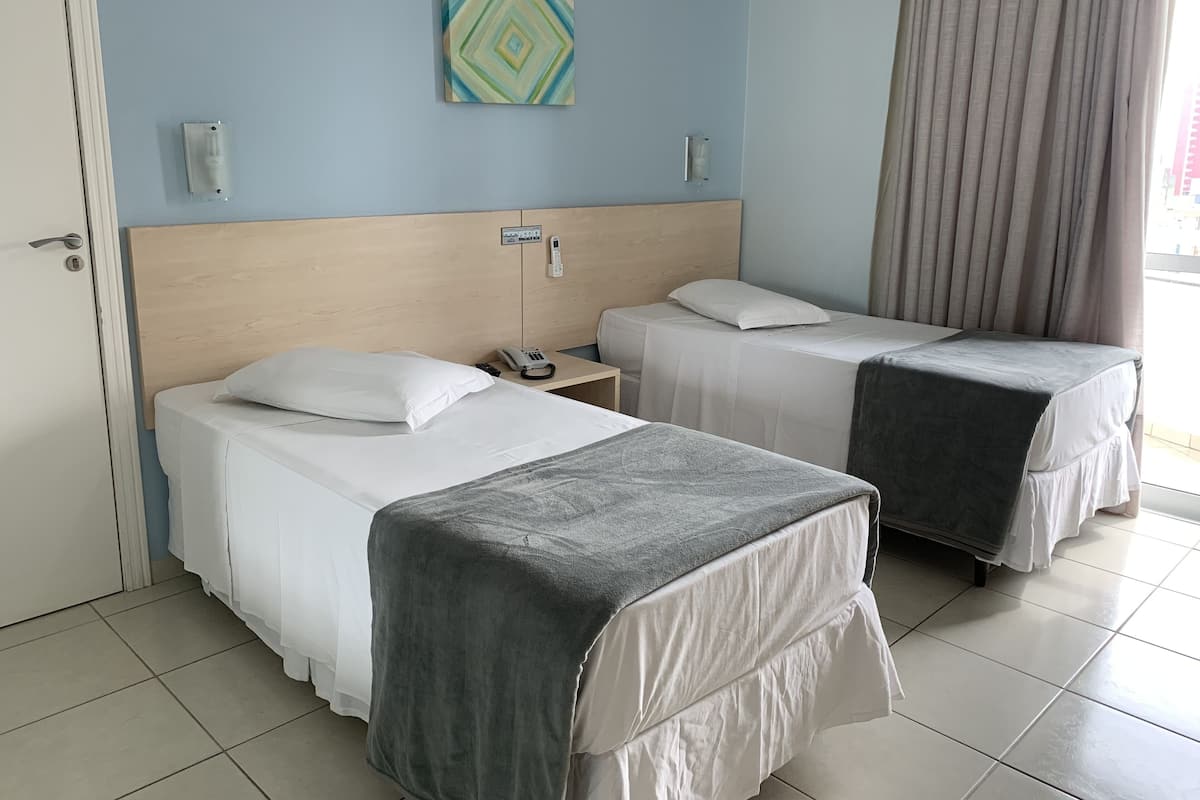 Luxury Twin Room | Minibar, in-room safe, desk, WiFi (free)