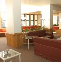 Área de estar no saguão