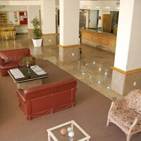 Área de estar no saguão