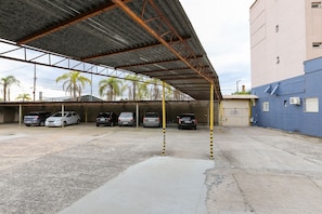 Self-parking (surcharge) 30 per day