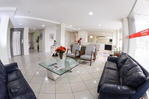 Lobby sitting area - Hotel Suárez Executive Novo Hamburgo (Novo Hamburgo)