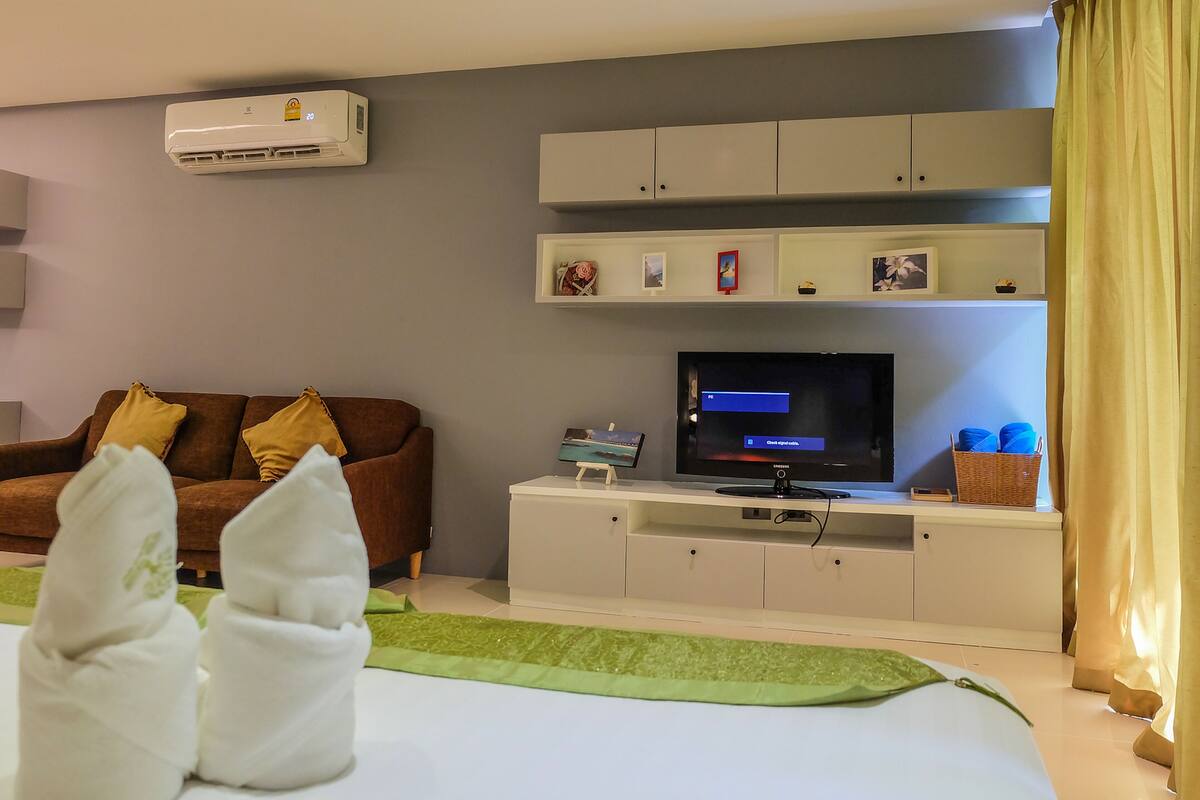 Studio | Living area | LCD TV, DVD player