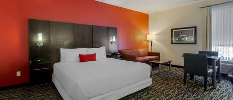 Hypo-allergenic bedding, in-room safe, desk, laptop workspace
