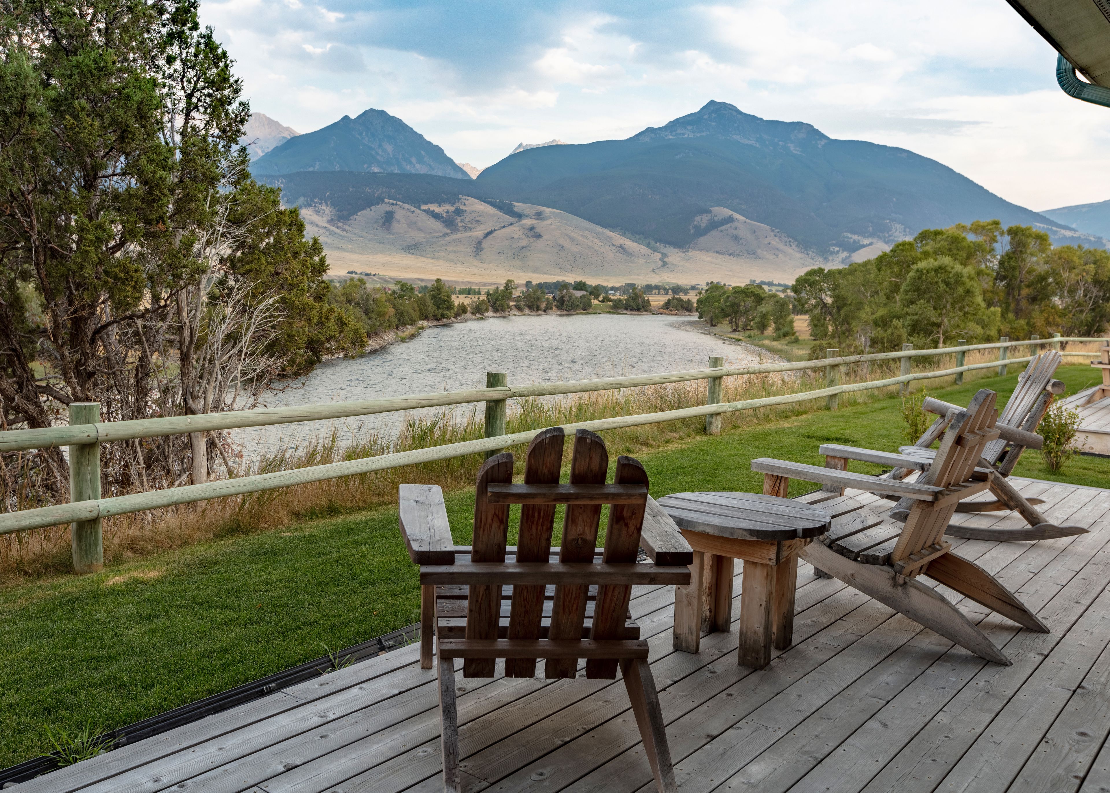 Suite King 2 Singles Non Smoking 2 person Sofa Bed | 高級寢具、書桌、免費搖籃/嬰兒床、免費無線上網