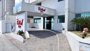واجهة المنشأة