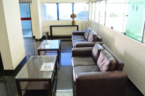 Lobby sitting area - Red Roof Inn Natal (Natal)