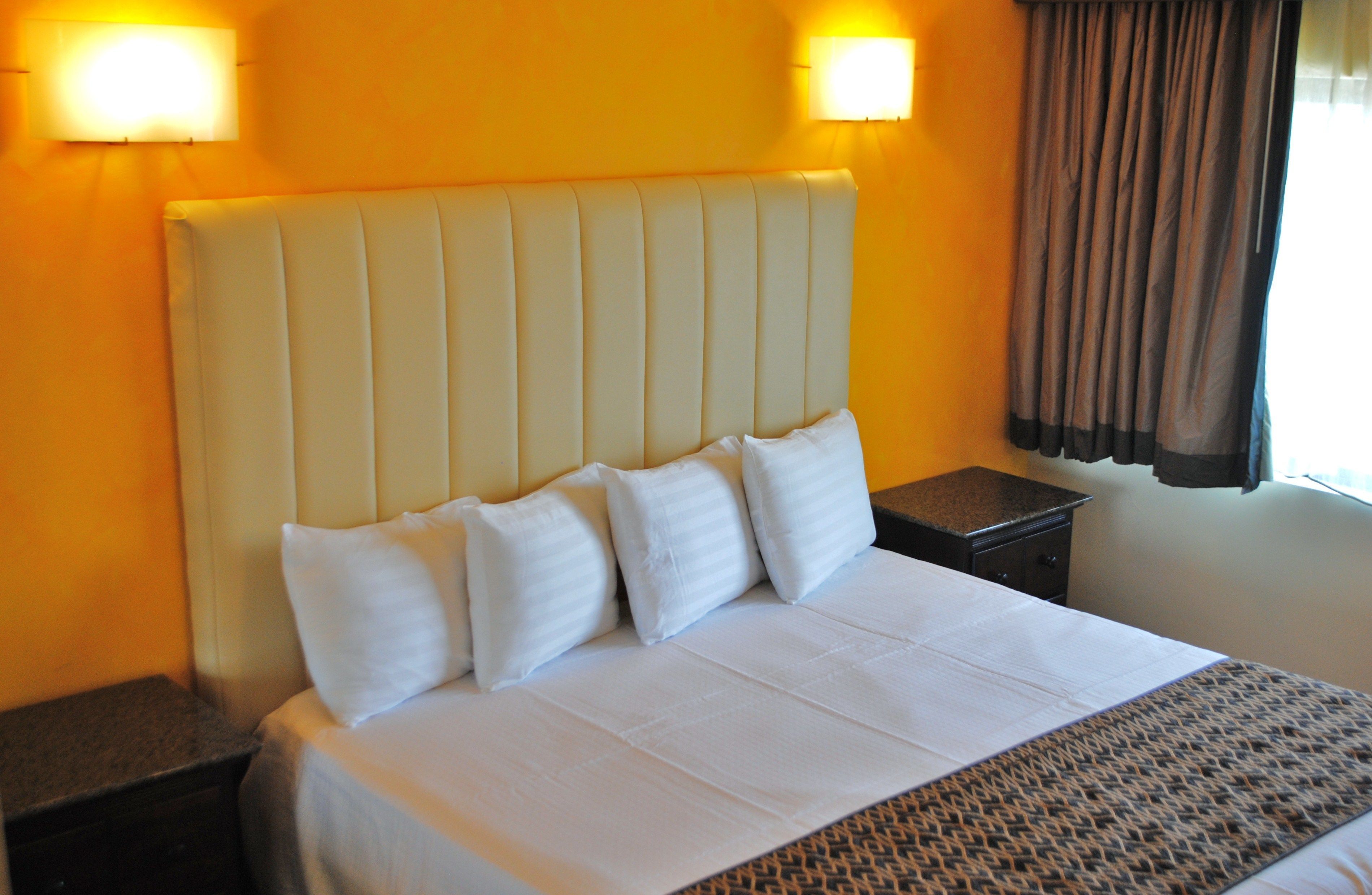 Mörkläggningsgardiner, gratis wi-fi och sängkläder