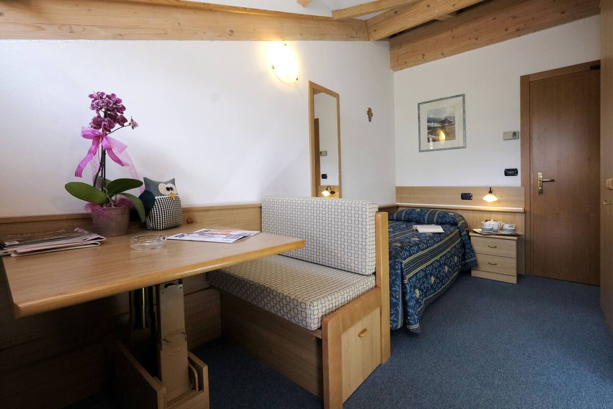 comfort single room | in-room safe, desk, iron/ironing board, free wifi