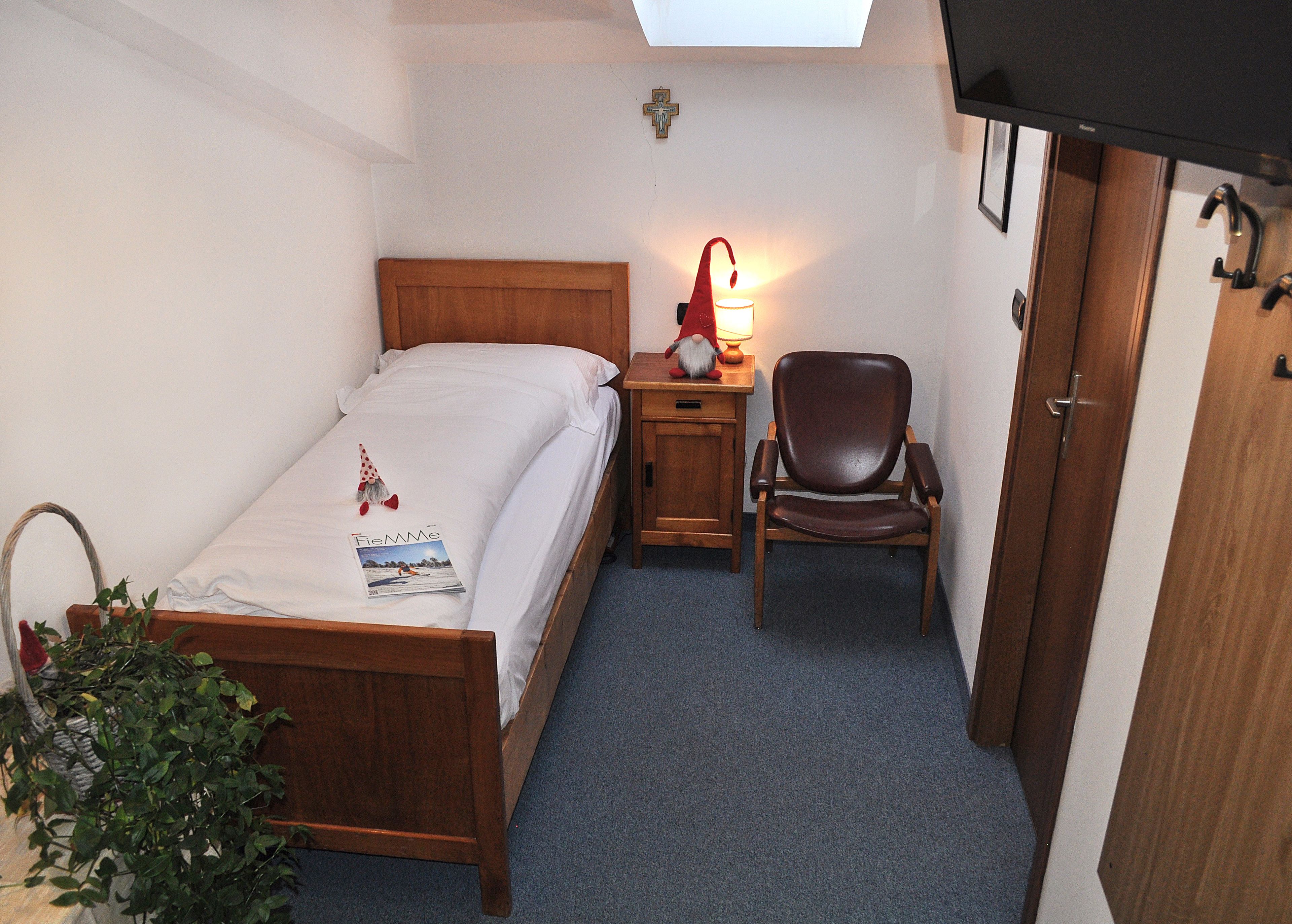 economy single room | in-room safe, desk, iron/ironing board, free wifi