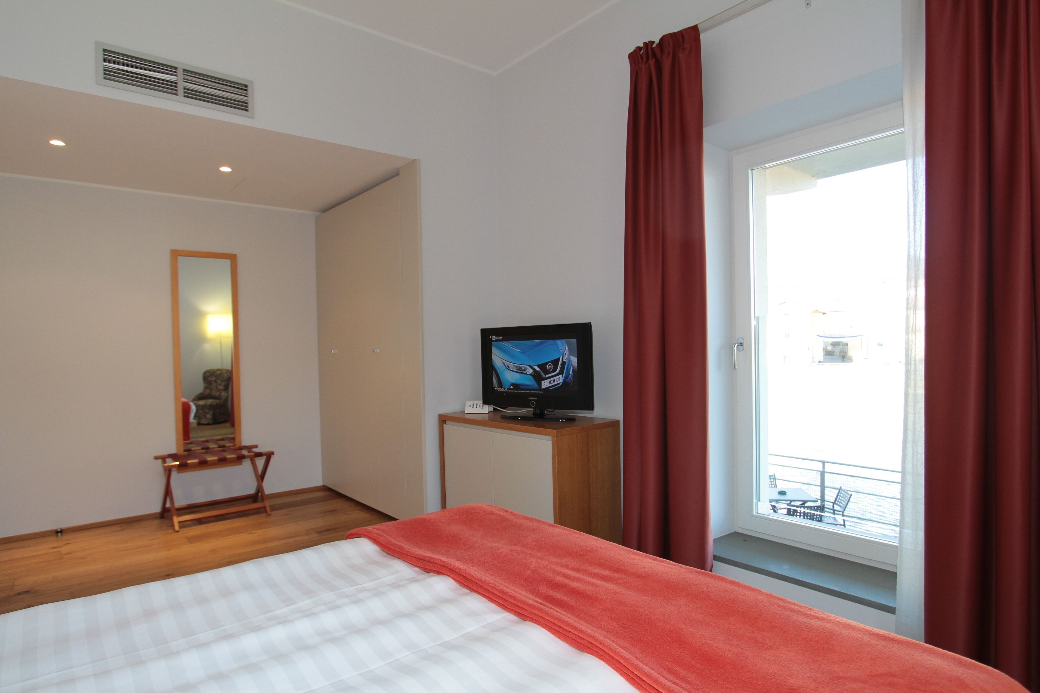 luxury suite, river view | 1 bedroom, premium bedding, down duvets, select comfort beds